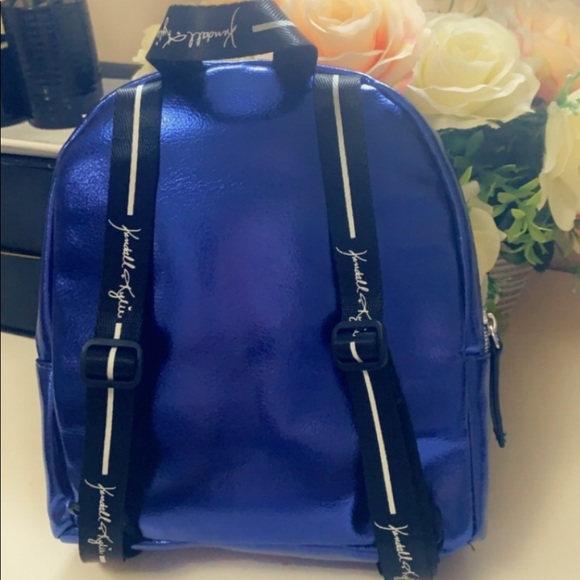 Backpack - Picture 3 of 6